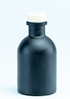zwart flesje met naturel dopje